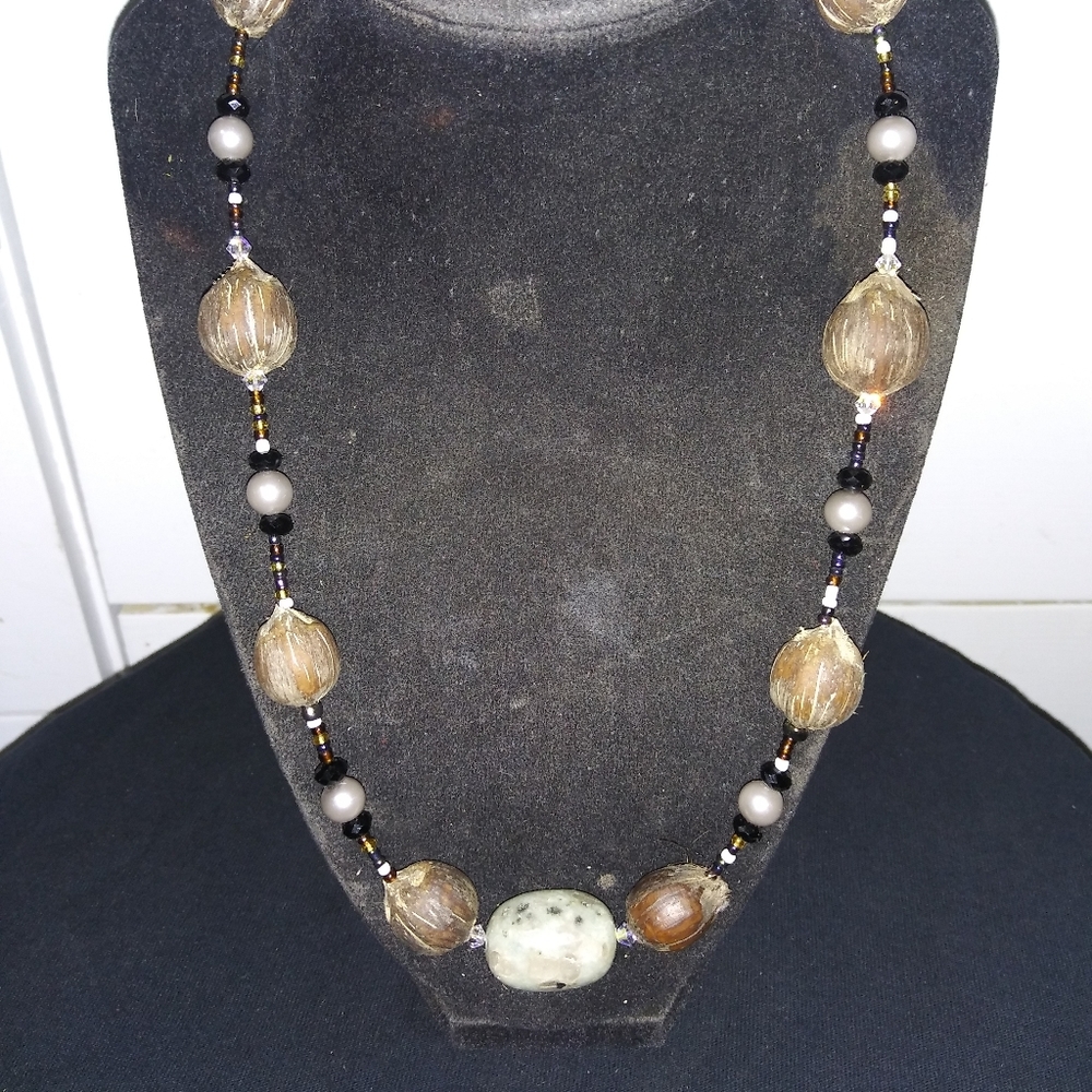 Queen palm coconut necklace
